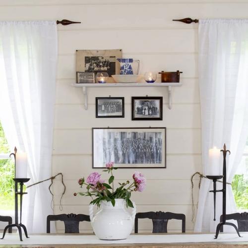 Уютный традиционный коттедж на берегу фьорда в Норвегии. 04