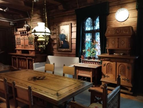 Очарована музеем в. М. Васнецова, который находится в самостоятельно спроектированном художником деревянном особняке в неорусском стиле. 04