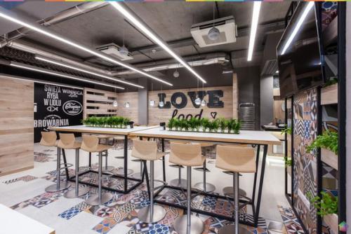 Ресторан в штаб-квартире Lidl в Польше. 01