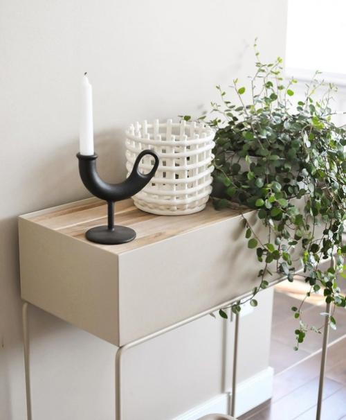 Дерево, керамика, мягкий текстиль и стекло - всё это базовые детали скандинавского интерьера. 05