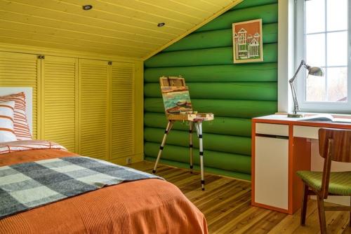 Деревянный дом дизайнера интерьера Людмилы кришталёвой с креативным подходом к выбору цветов в детских комнатах. 05