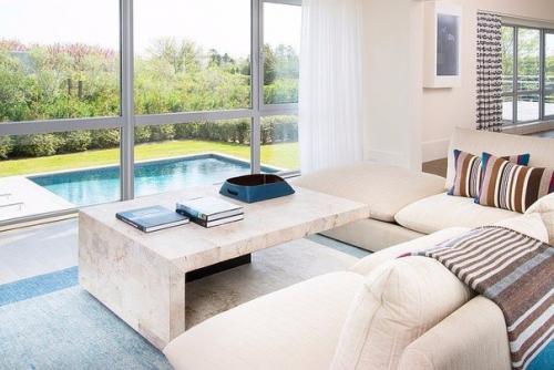 Светлый, воздушный интерьер дома, расположенного в штате Колорадо, в США. 06