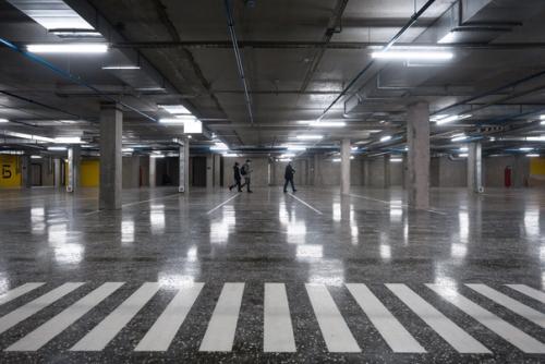 В микрорайоне Европейский Берег в Новосибирске завершилось строительство дома с мостами. 05