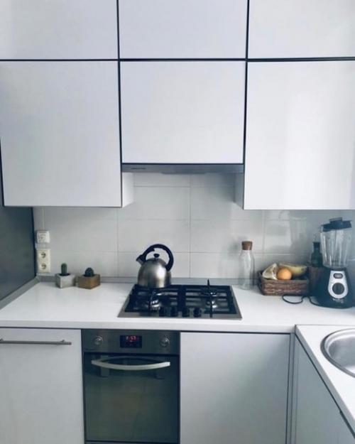 Оцените интерьер этой маленькой кухни. 03