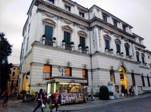 Виченца (Vicenza).  Виченца - крупный город в итальянском регионе венето, центр одноименной провинции. 06