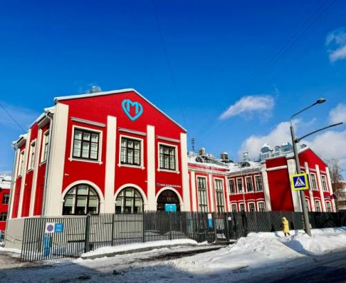 В 1927 году на восточной рабочей окраине Москвы открылась поликлиника - амбулатория 10-летия октября. 04