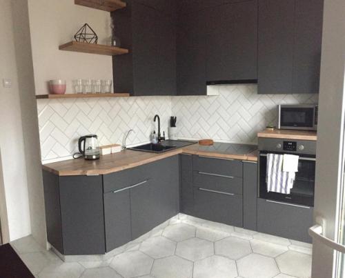 Небольшая кухня. В современном стиле. 02