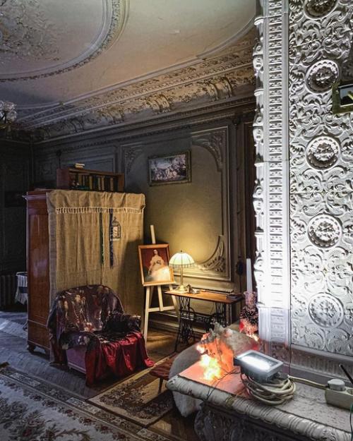 Интерьер гостиной в доходном доме 1908 года на улице черняховского, бывшей предтеченской (место в ту пору отнюдь не из престижных. 04