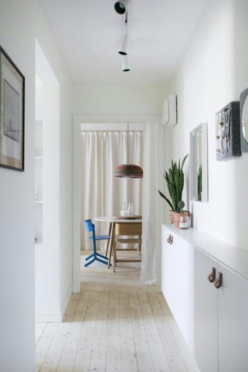 Дизайнерские приемы, расширяющие пространство узкого или маленького коридора: 03