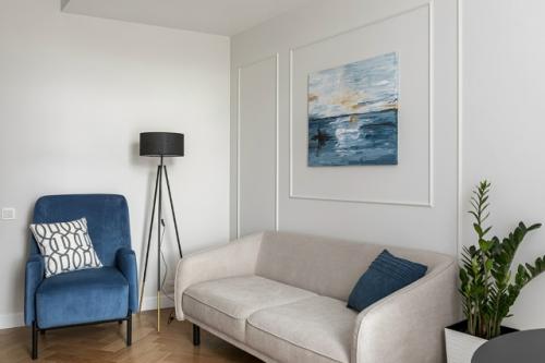 Интерьер однокомнатной квартиры сложной планировки 36 м 2 в ЖК олимпийская деревня в Москве. 05