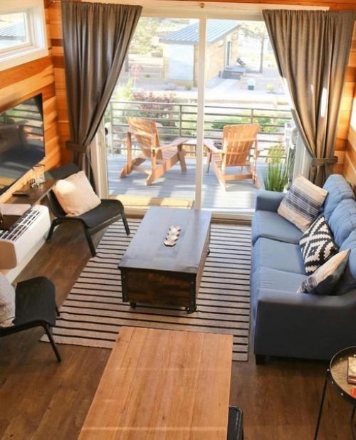 Какой интересный загородный дом небольшой, но очень продуманный и функциональный. 01