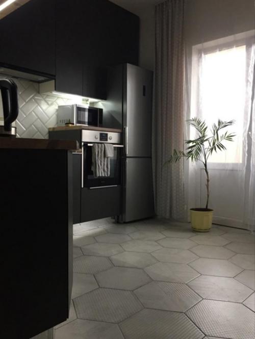 Небольшая кухня. В современном стиле. 04