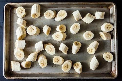 Удивительное мороженое из одного ингредиента? 03