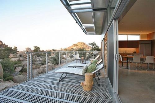 В южной части Калифорнии раскинулась пустыня мохаве, часть которой представляет из себя гористую местность. 02