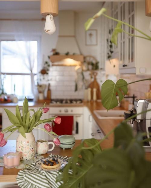 Весна в уютной кухне - гостиной. 06