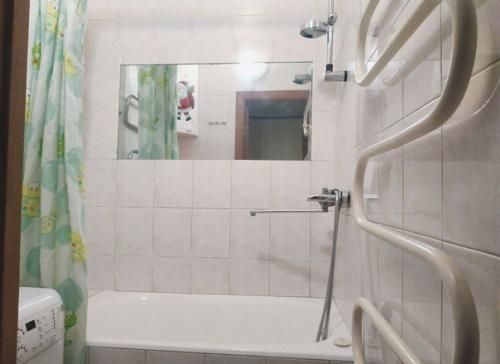 Stayhere оставайсяздесь.  Сдаю трешку около метро международная. 07