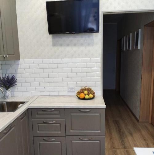 Небольшая кухня. В приятной цветовой гамме. 01