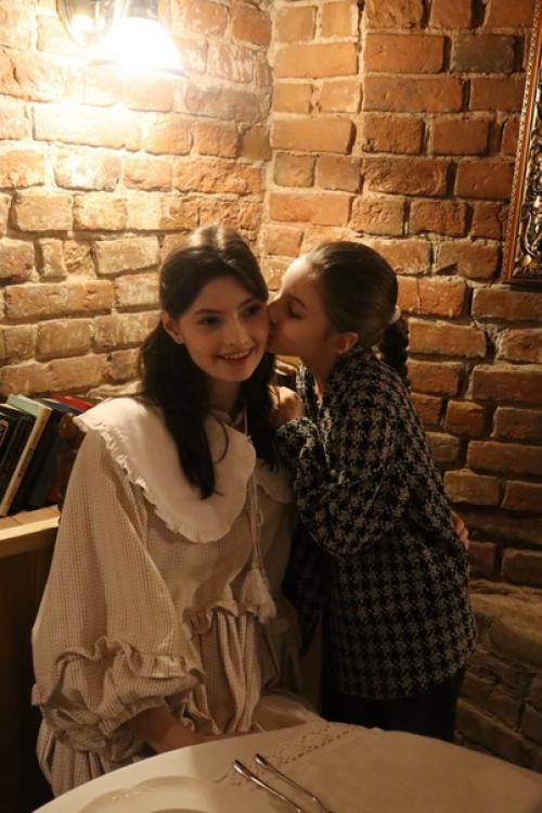 На масленицу пригласила дочерей и маму в Дом купчихи ершовой. 01