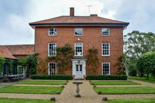 Интерьер георгианского дома в норфолке, спроектированного дизайнером интерьеров Берди фортескью. 
