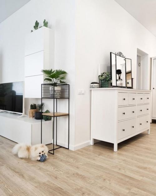 Мы начнем с самого очевидного - с белого цвета. 06