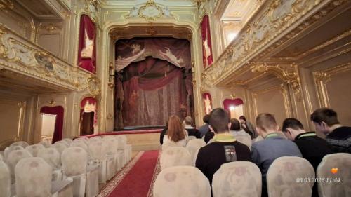 3 марта 8-в класс вместе с классным руководителем Ириной Викторовной степочкиной посетили юсуповский дворец. 05 3 марта 8-в класс вместе с классным руководителем Ириной Викторовной степочкиной посетили юсуповский дворец. 05