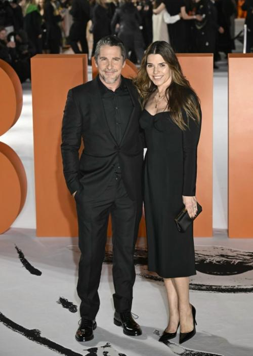 В Лондоне состоялась премьера фильма Невеста, и на мероприятие вышли исполнители главных ролей. 01