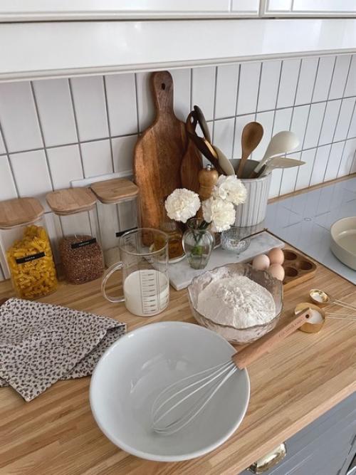 В доме каждая мелочь имеет значение, и красивая посуда - одна из ключевых деталей, которая придает уют и изысканность интерьеру. 06