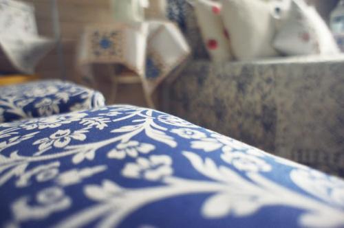 Спальня в деревенском стиле 10 кв. 04