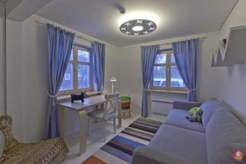 А с виду такой простенький домик. 04