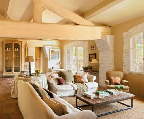 Каменные стены, массивные деревянные балки, камин - все это неотъемлемые атрибуты так называемого Деревенского стиля. 01