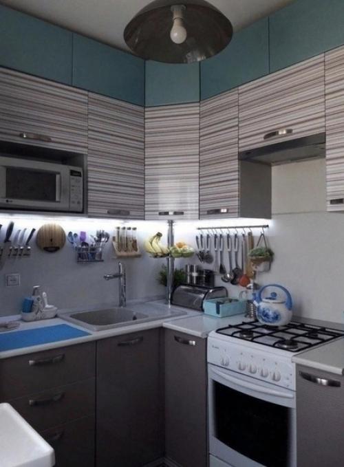 Интерьер небольшой кухни. 01