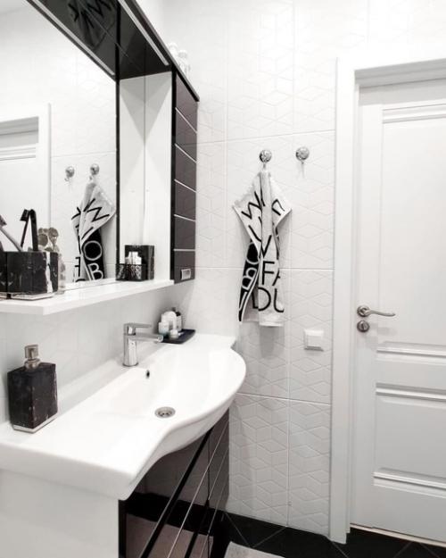 Мы начнем с самого очевидного - с белого цвета. 09