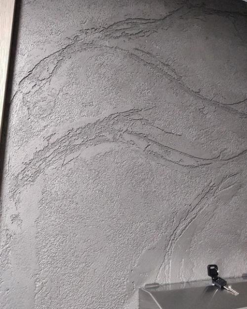 Видела несколько раз в группе, что делают декоративную штукатурку в прихожих, мы решили в туалете сделать. 03