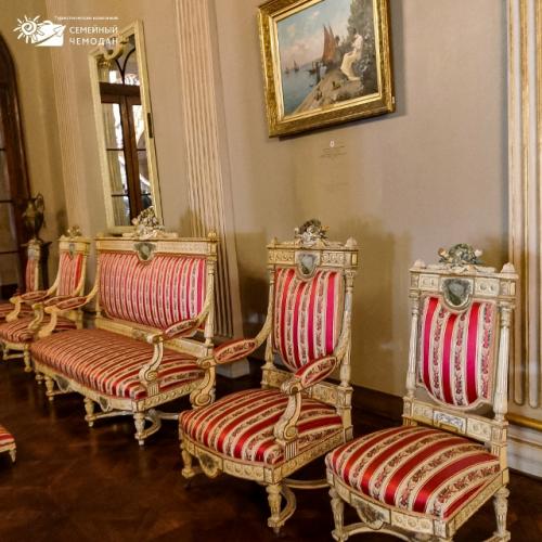 Это интерьеры дворца долмабахче - одного из самых роскошных дворцов Турции. 07