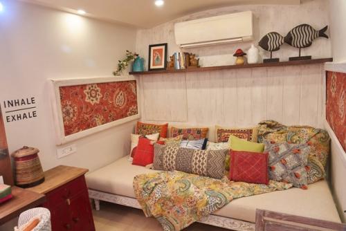 9 фотографий, которые перенесут вас внутрь красочного богемного фургона Катрины Каиф. 02