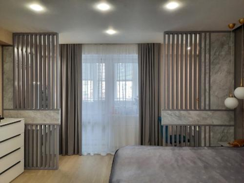 Мы часто встречаемся с необходимостью поделить одно помещение на несколько, например: 04