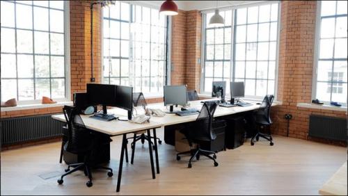 Мы думаем, что большинство из вас согласятся, что Париж является родиной архитектурных чудес. 08