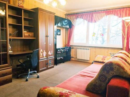 Stayhere оставайсяздесь.  Сдаю трешку около метро международная. 02