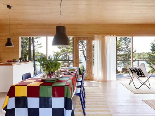 Скандинавская летняя хижина с текстилем финского бренда Marimekko. 04