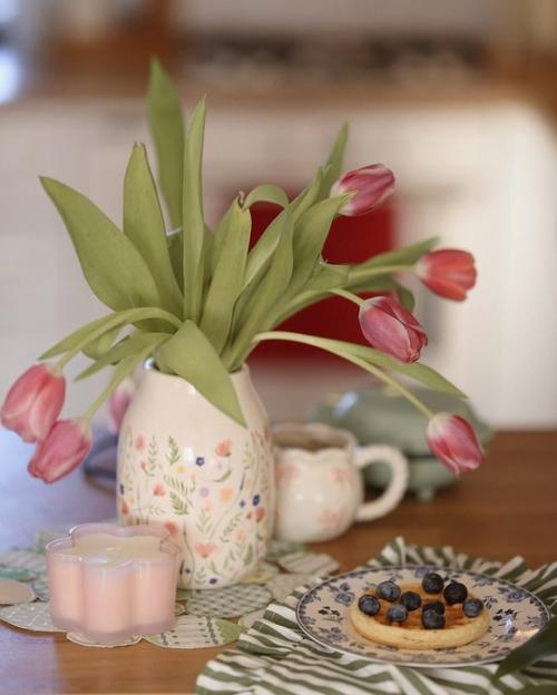 Весна в уютной кухне - гостиной. 05