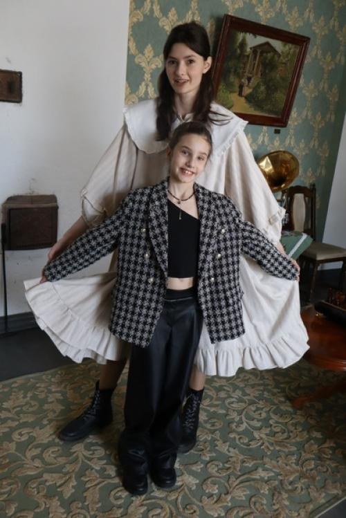 На масленицу пригласила дочерей и маму в Дом купчихи ершовой. 02