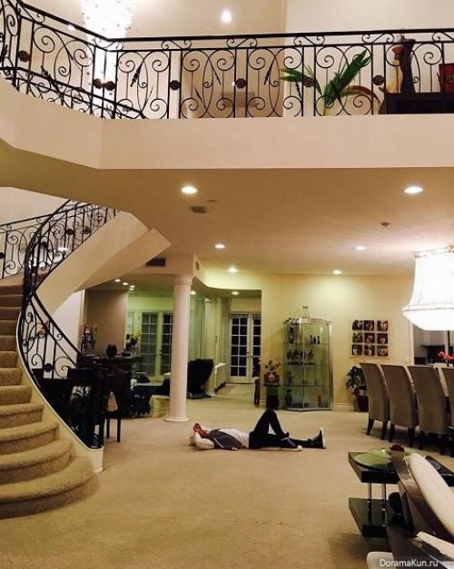 * News_Mafia *.  Тао представил фотографию своего роскошного особняка. 01