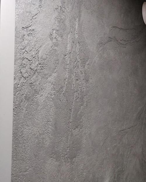 Видела несколько раз в группе, что делают декоративную штукатурку в прихожих, мы решили в туалете сделать. 05