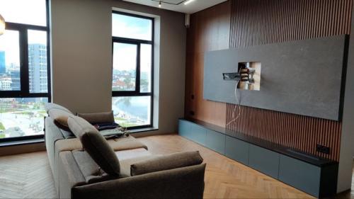 Квартира в процессе сборки и установки мебели. 04