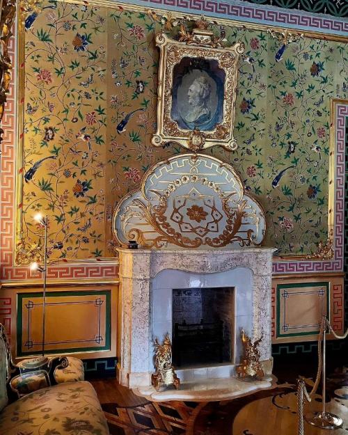 Рассказ про китайский дворец следует начать с самого главного - все интерьеры дворца подлинные. 03