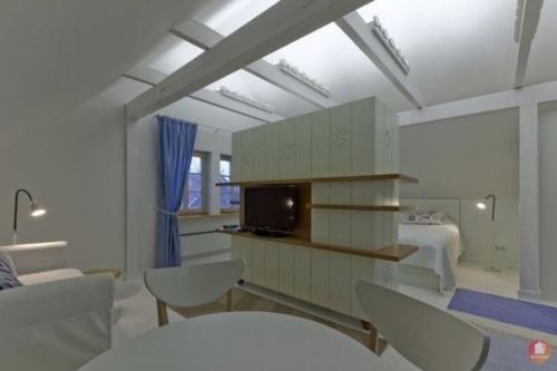 А с виду такой простенький домик. 05