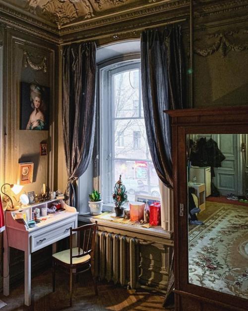 Интерьер гостиной в доходном доме 1908 года на улице черняховского, бывшей предтеченской (место в ту пору отнюдь не из престижных. 08