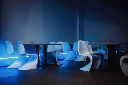 5 ну очень странных московских ресторанов. 03