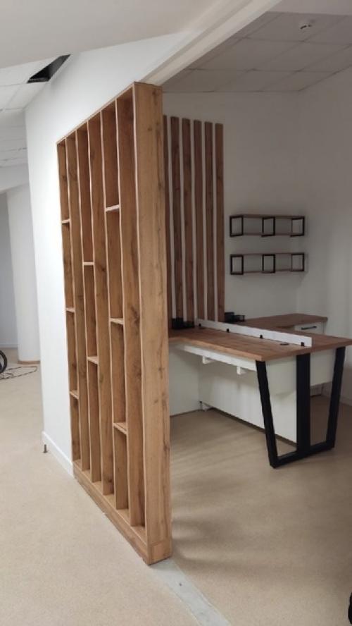 Мы часто встречаемся с необходимостью поделить одно помещение на несколько, например: 02