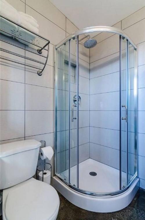 Даже в таком домике можно жить! 09